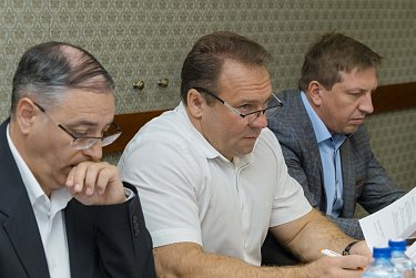 Работающие в области иностранцы будут платить больше налогов